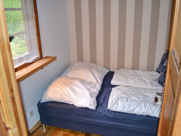 Schlafzimmer mit Schlafsofa (für 2 Personen)