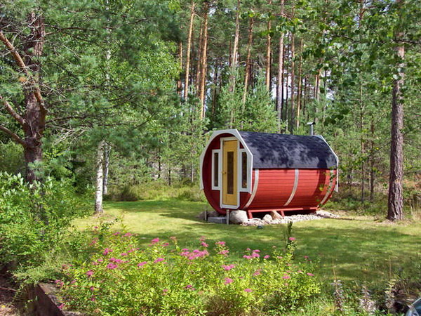 hauseigene Fass-Sauna auf dem Grundstück