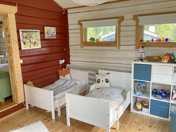 Kinderzimmer mit 2 Einzelbetten (ausziehbar bis 90x200cm)