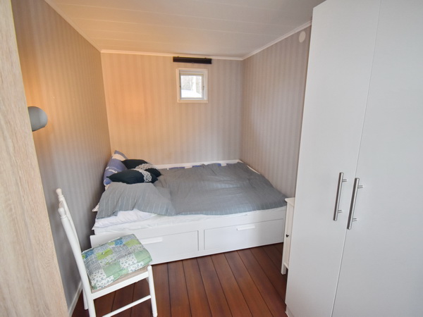 Schlafzimmer mit Ausziehbett für eine oder zwei Personen