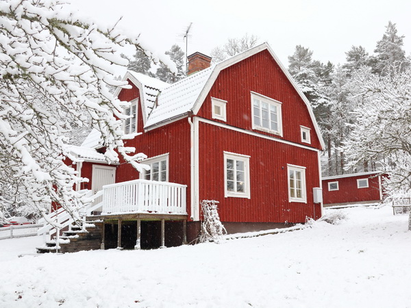 Winterbild des Hauses