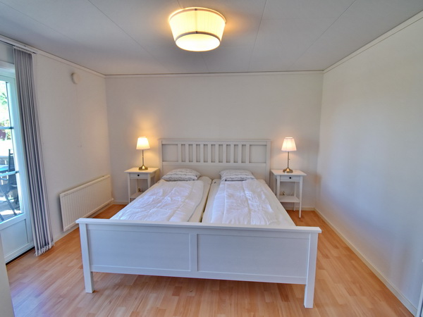 Schlafzimmer 1 mit Doppelbett