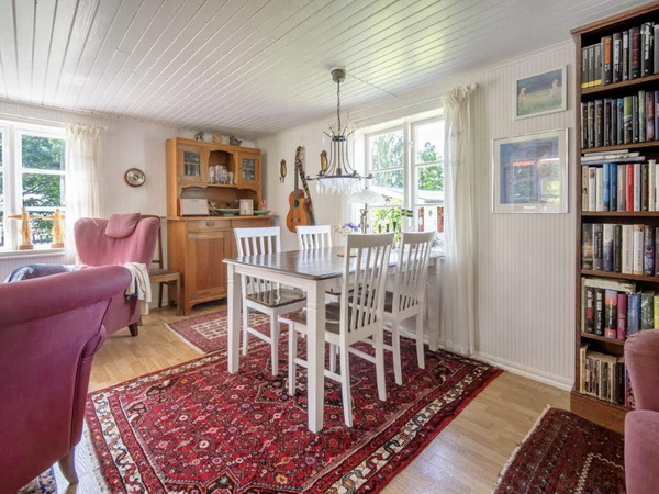Wohn- und Esszimmer (Haupthaus)