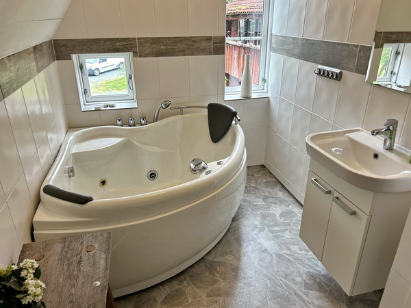 Badezimmer im Obergeschoss