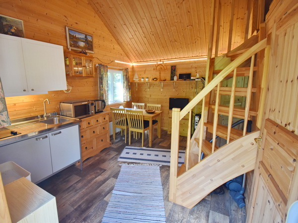 Wohnraum mit Pantryküche (Gästehaus)